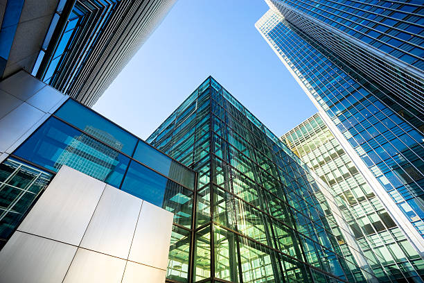 edifício de escritórios comerciais em londres, inglaterra - building exterior contemporary public building building feature - fotografias e filmes do acervo