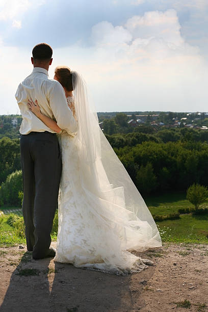 istock Newly-married couple 528912007