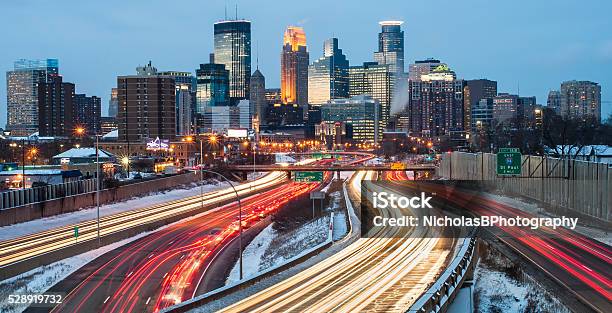 Minneapolis Winter Commute Stock Photo - Download Image Now - Minneapolis, Urban Skyline, Winter