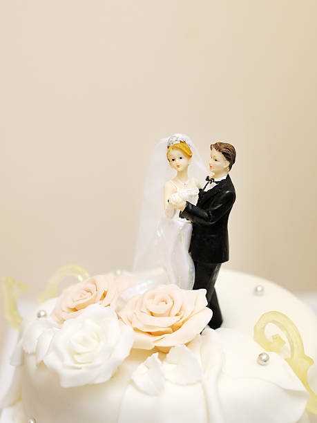 istock Top of wedding cake 528955515