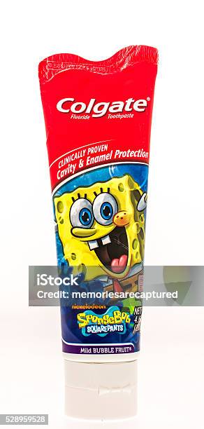 Colgate Toothpaste Stock Photo - Download Image Now - Beauty Product,  Bobbed Hair, Fluorine - iStock