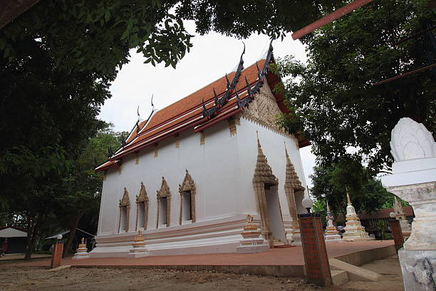 istock Temple at Wat kokaeo ketsadaram 528960003