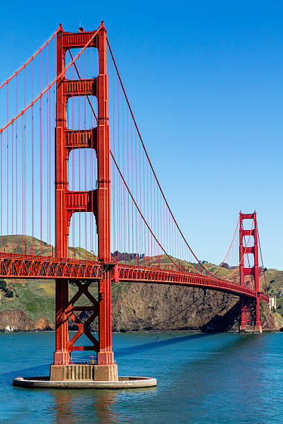 golden tor brücke in san francisco, ca - golden gate bridge san francisco county bridge city stock-fotos und bilder