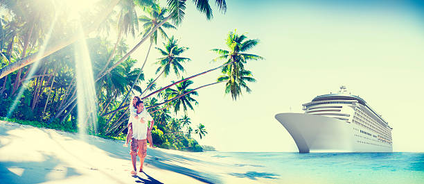 istock Couple Romance Beach Love Island Concept 528973034