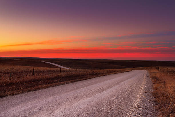 istock Country gravel road horizon 528984623