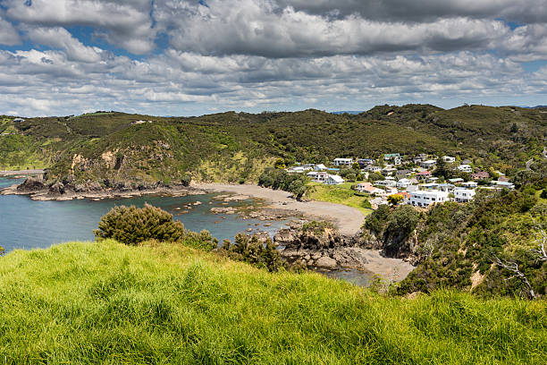 paysage de russell paihia, situé à proximité de bay of islands-nouvelle-zélande - perfect day photos et images de collection