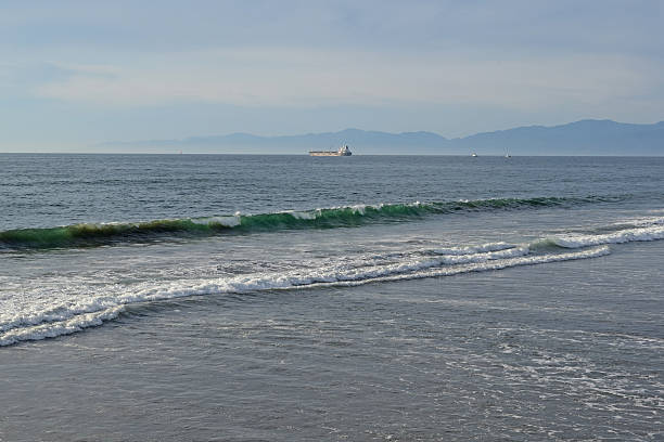 manhattan beach surf - santa monica surfing beach city of los angeles stock-fotos und bilder