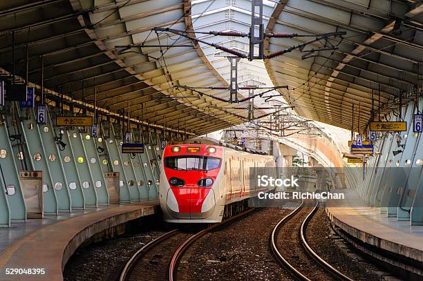 Metro Zug Stockfoto und mehr Bilder von Insel Taiwan - Insel Taiwan, Eisenbahn, China