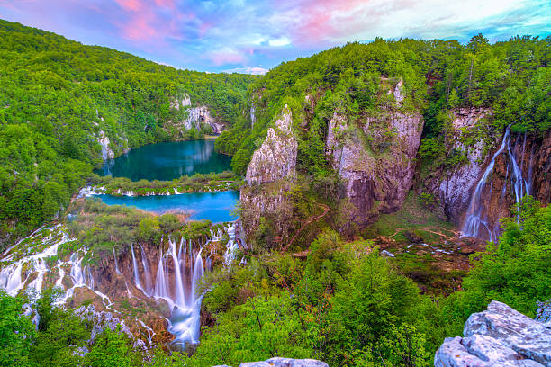 cachoeiras em de plitvice - plitvice lakes national park water lake national park - fotografias e filmes do acervo