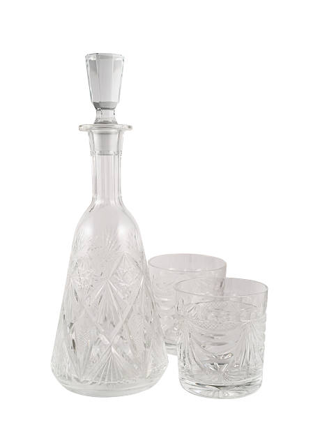 vaso de vidro cristal com copo vazio licoreira - decanter crystal carafe glass imagens e fotografias de stock