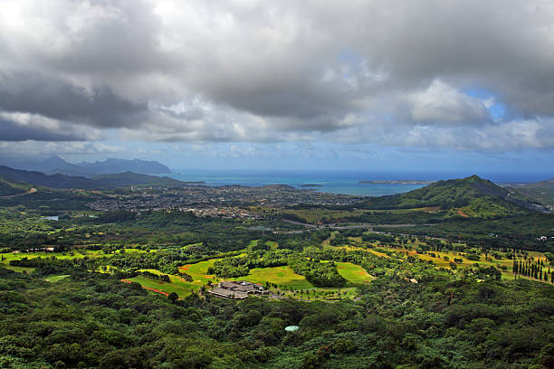 istock Nuuanu Pali State Park, O'ahu, Hawaii 529068709