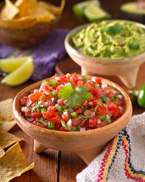 salsa pico de gallo - salsas mexicanas fotografías e imágenes de stock