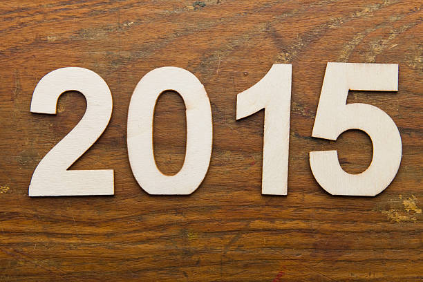 istock 2015 text on plank wood XXXL 529096059