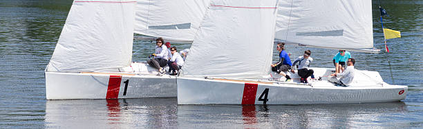 zawody regaty morskie - regatta sports race sailing nautical vessel zdjęcia i obrazy z banku zdjęć