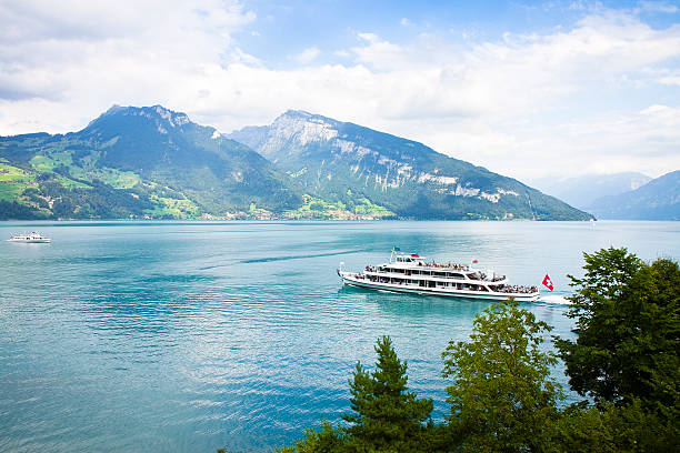 gita in barca sul lago di thun (svizzera - switzerland lake thun people spiez foto e immagini stock