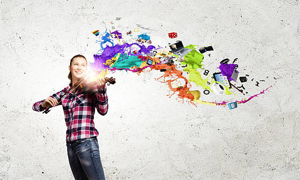 istock Girl violinist 529129499
