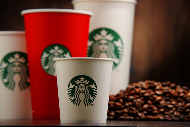 컴포지션, 스타벅스 커피 컵, 콩 - starbucks coffee drink coffee cup 뉴스 사진 이미지