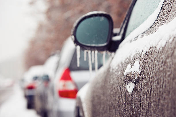 icy rain - vinter väg bil bildbanksfoton och bilder