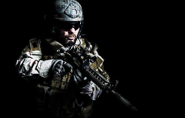 barbudo de fuerzas especiales de soldado - black ops fotografías e imágenes de stock