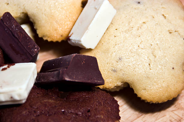 istock Dessert with black and white chocolate 529225539