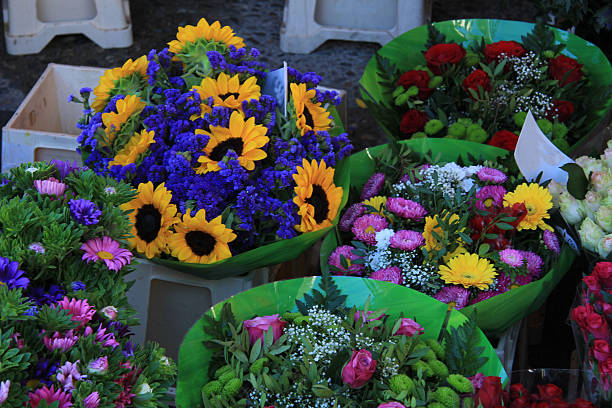 istock Flowers at a Provencal market 529253489