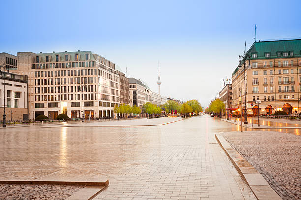 paris platz unter den linden street in berlin - berlin germany urban road panoramic germany stock-fotos und bilder