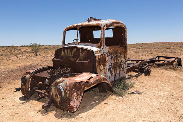 istock Rusty old abandoned truck in Australian desert 529315573