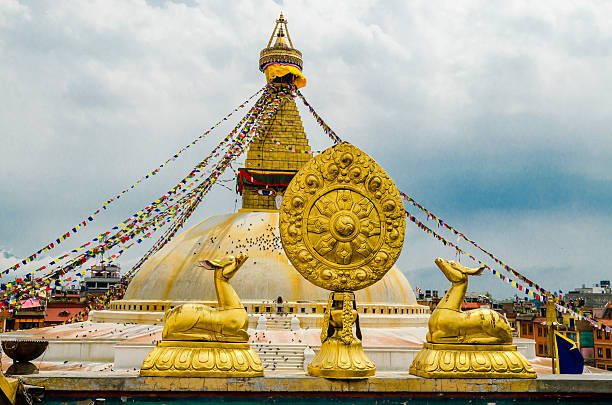 boudhanath por estupa en katmandú. nepal - tantric buddhism fotografías e imágenes de stock