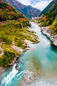 yoshino-river-oboke-schluchten-tokushima-shikoku-japan.jpg?b=1&s=170x170&k=20&c=A-q-vcAS3HyfnmzTbZ4Wiwvhd3ftVLoPNogkO7wvIG8=