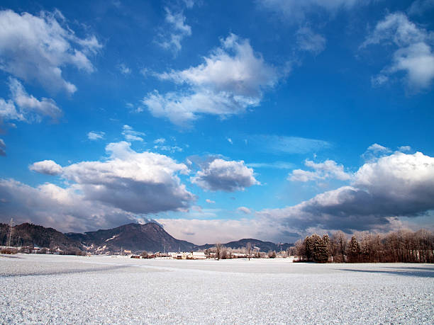 village im winter. - castle slovenia winter snow stock-fotos und bilder