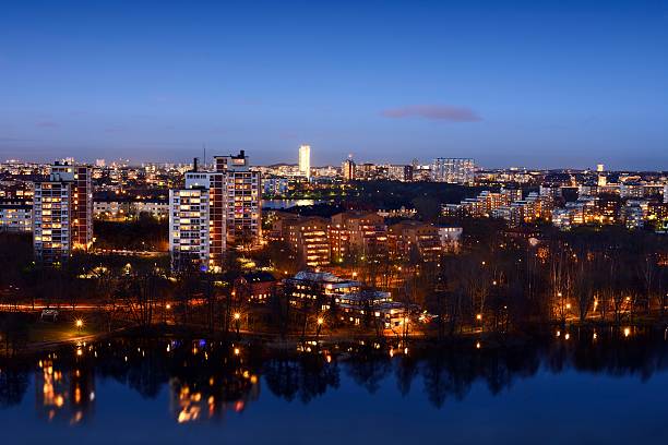 luces de estocolmo - kungsholmen fotografías e imágenes de stock