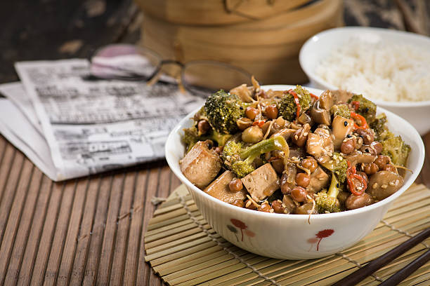 점심 볶음 야채면. 복사 공간이 - tofu chinese cuisine vegetarian food broccoli 뉴스 사진 이미지