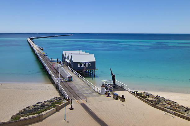 busselton jetty da torre de observação, austrália ocidental - margaret river - fotografias e filmes do acervo