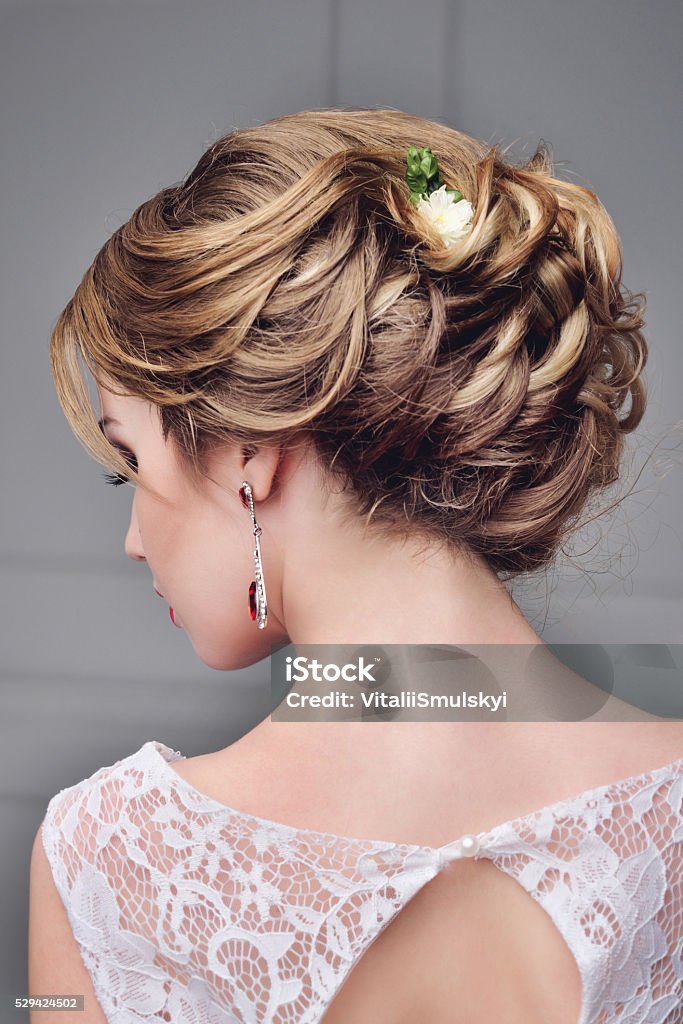 Beautiful Bride Portrait Wedding Makeup And Hairstyle With Diamond Crown  Stock Photo - Download Image Now - iStock