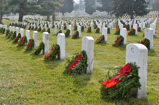 Arlington National Cemetery Arlington National Cemetery, Tombstones with Christmas Wreaths, Washington, DC, USA. arlington virginia photos stock pictures, royalty-free photos & images