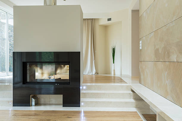 caminetto nel lusso mansion - home decorating living room luxury fireplace foto e immagini stock