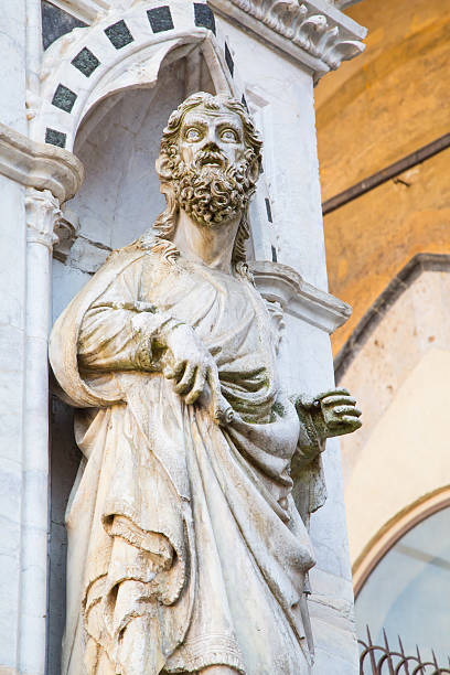 istock Statue at Torre del Mangia in Siena Italy 529650007
