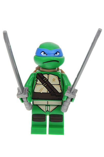 leonardo lego minifigura - toy lego editorial ninja fotografías e imágenes de stock