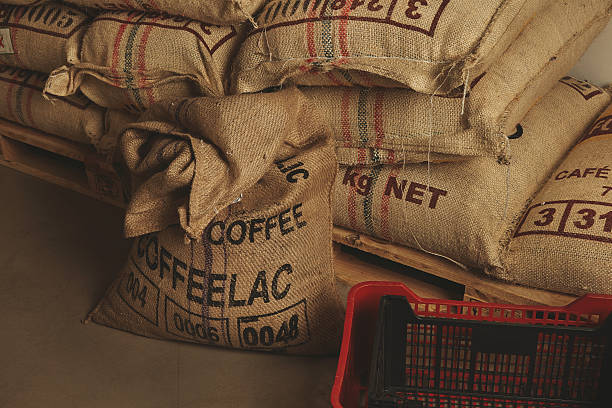 istock Coffee and tea retailing business 529671150