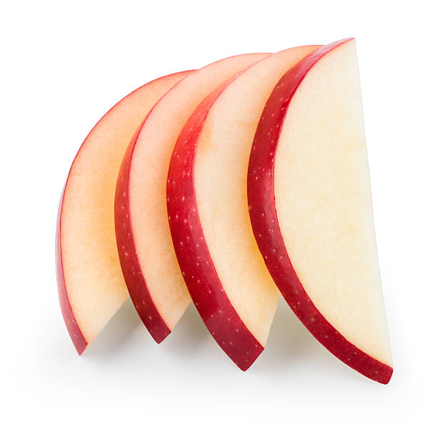 manzanas rojas frescas. rebanadas aislado sobre blanco. con máscara de recorte. - isolated apple slices fotografías e imágenes de stock
