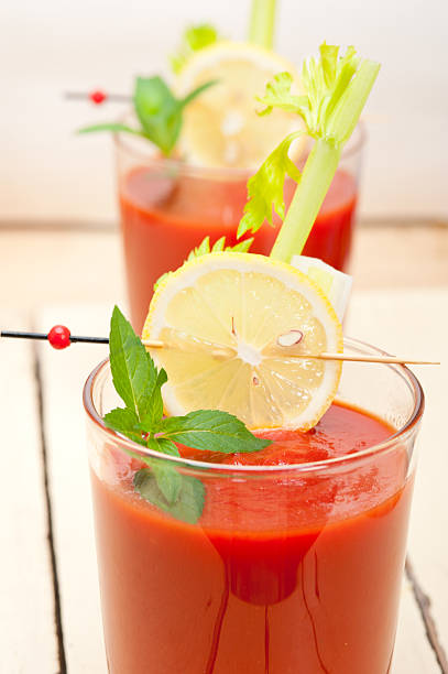 suco de tomate fresco - healthy eating food and drink soup ripe - fotografias e filmes do acervo