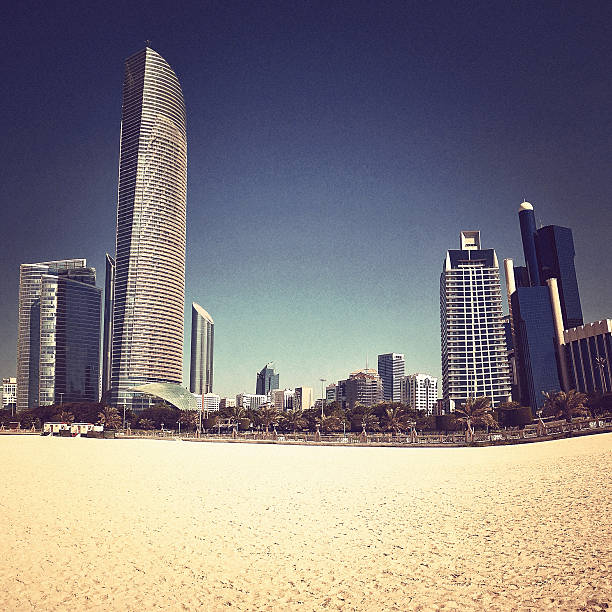 abu dhabi skyline - abu dhabi united arab emirates town square contemporary zdjęcia i obrazy z banku zdjęć