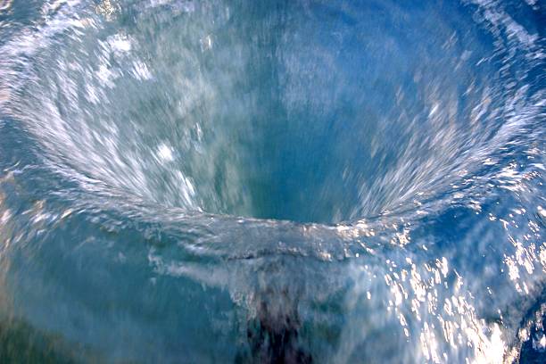 fuente de agua - fountain water physical pressure splashing fotografías e imágenes de stock