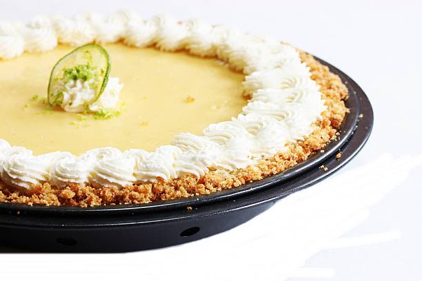 key lime pie - key lime pie dessert pie pastry stock-fotos und bilder