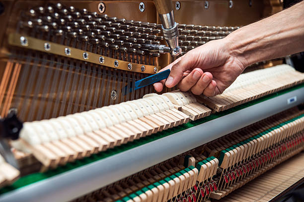 cuerda de piano - tuning knob fotografías e imágenes de stock