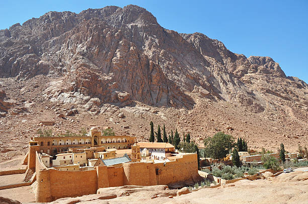 saint catherine's-kloster in ägypten - monastery stock-fotos und bilder