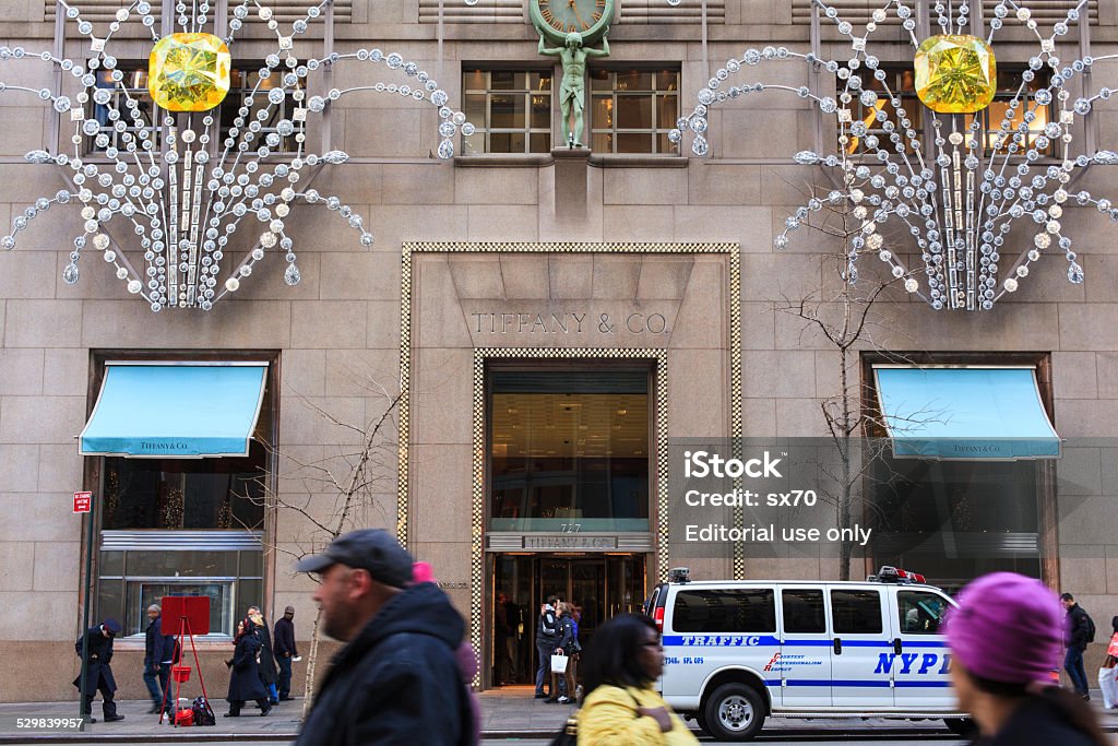 Tiffany Co Flagship Store On Fifth Ave Nyc Stock Photo - Download