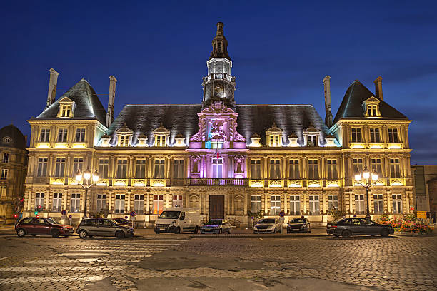 istock Illuminated town hall of Reims 529921047