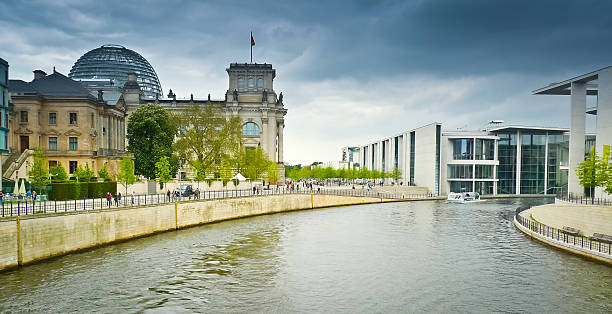 istock Reichstag and Band des Bundes 529930235