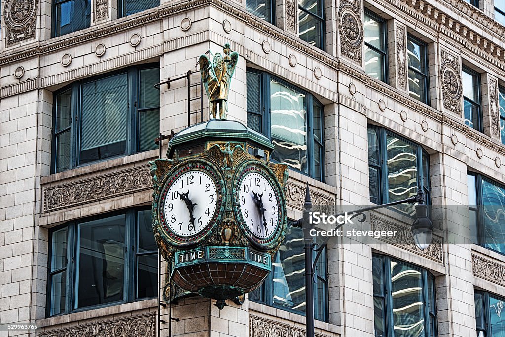 Padre Tiempo De De Chicago Foto stock y más banco de imágenes de Chicago - Illinois - Chicago - Illinois, Reloj, Arquitectura - iStock